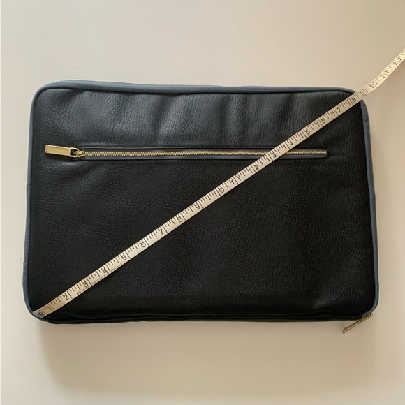 Van Goddy | Laptop case | Very padded, multiple pockets and sections | 18 “ - Picture 3 of 6